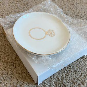 Ceramic Jewelry Dish with Engagement Ring Detail - White